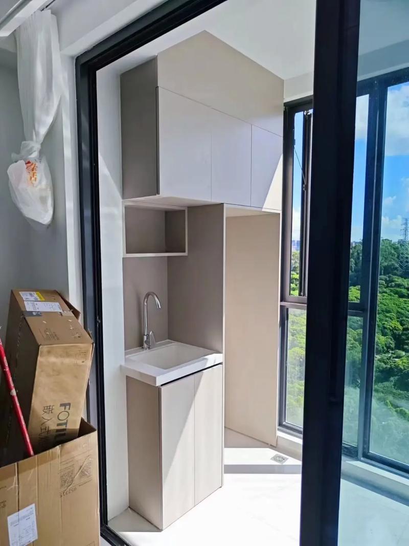 深圳铝合金阳台洗衣机柜洗手盆一体设计 效果图与洗衣台柜子定制全解析